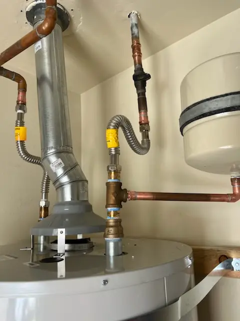 Water heater installation and plumbing repair in Mexico